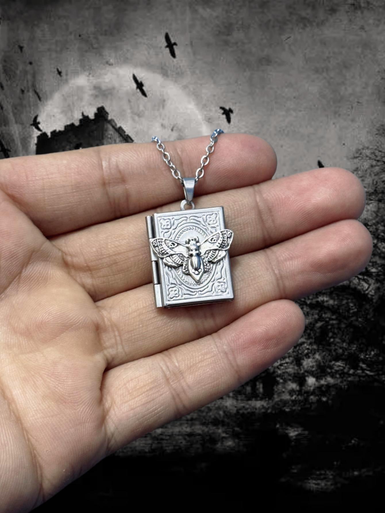 Gothic Book Animal Necklace, P - đánh giá và giá Jewelry Making Journal