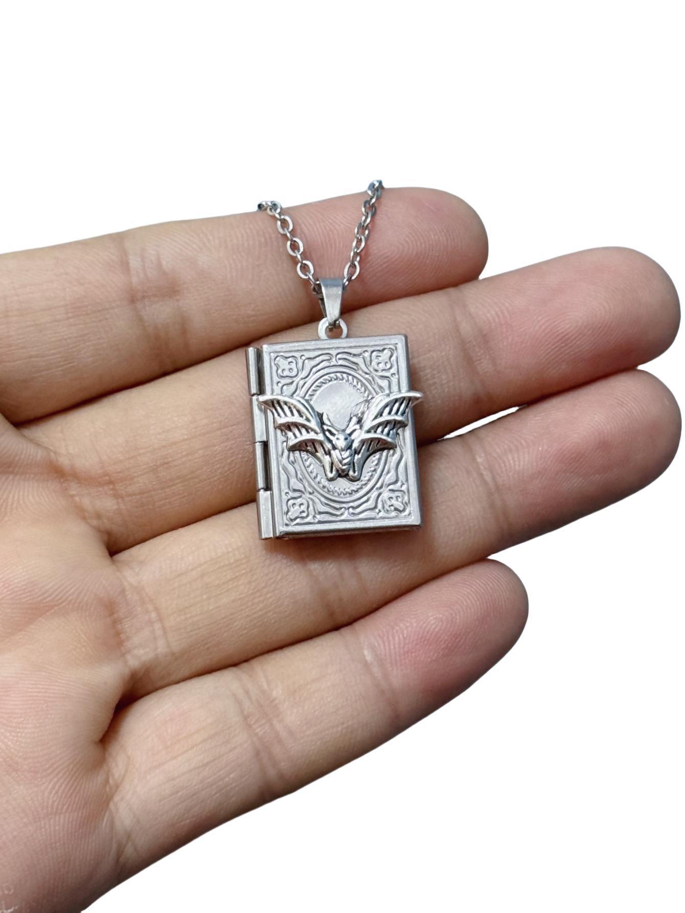 Gothic Book Animal Necklace, P - đánh giá và giá Jewelry Making Journal